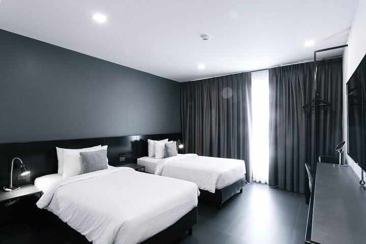Room 25 of 82