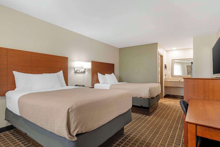 2 Double Beds (2 of 6)