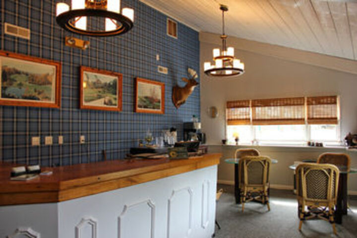 Breakfast/Coffee Service 4 of 40