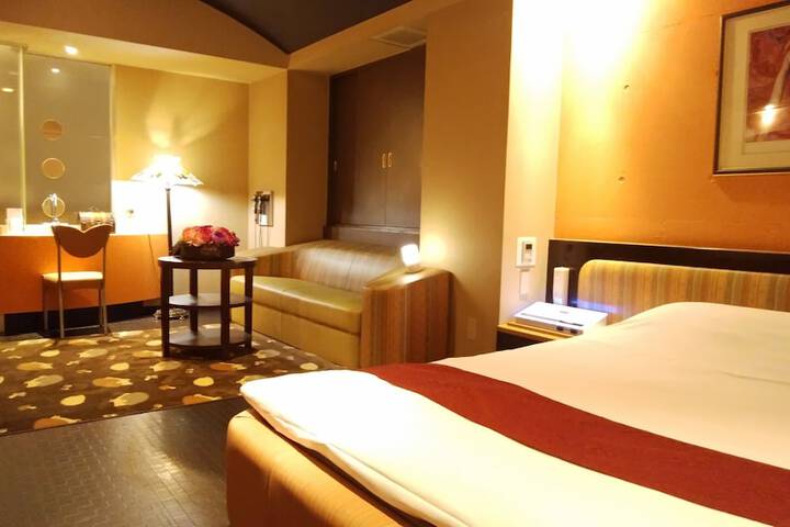Room 2 of 15