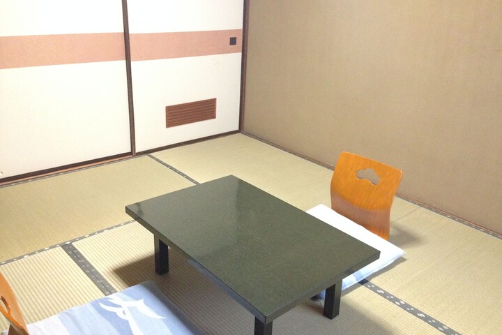 Room 8 of 59