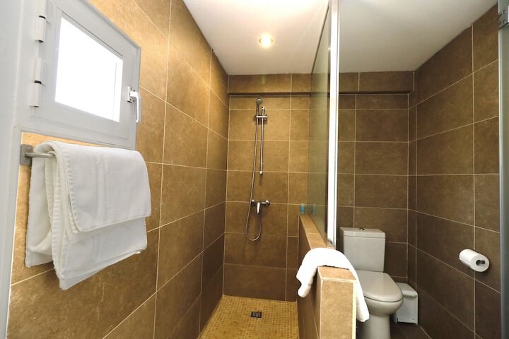 Room 40 of 86