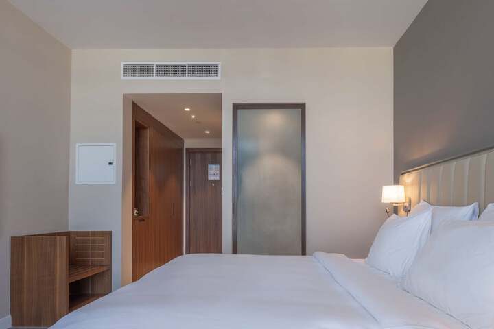 Room 61 of 268