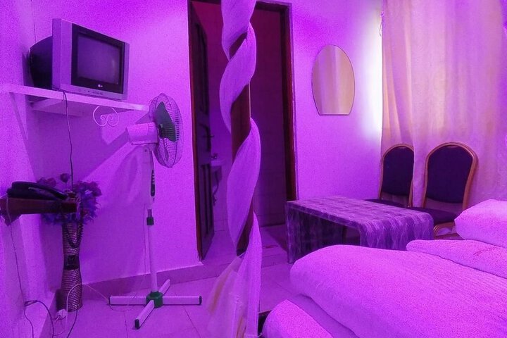 Room 13 of 23