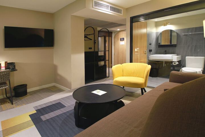 Room 55 of 161