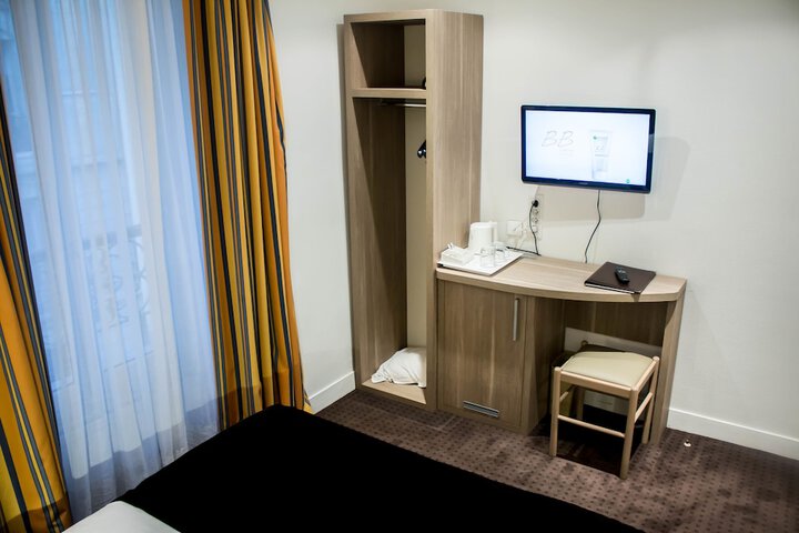 Room 5 of 21