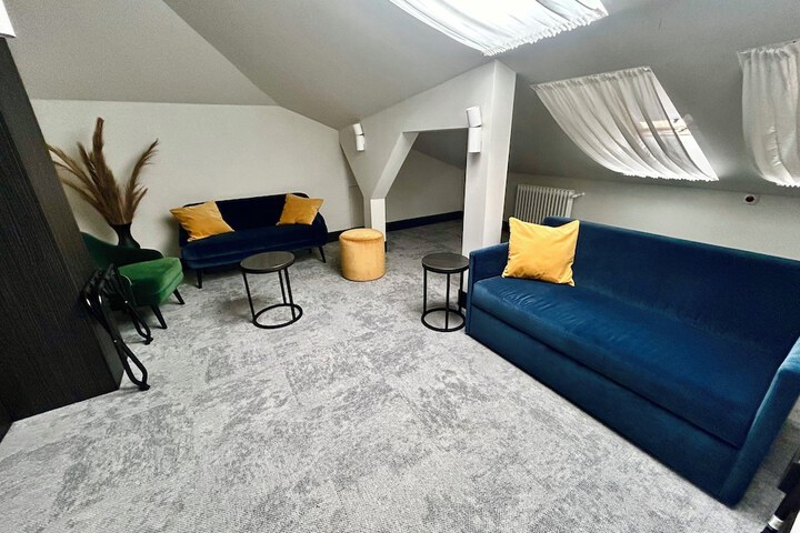 Room 10 of 48
