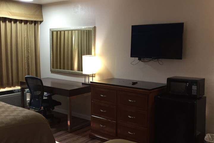 Standard Room, King or Two Doubles (12 of 14)