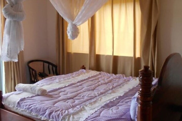 Room 4 of 34