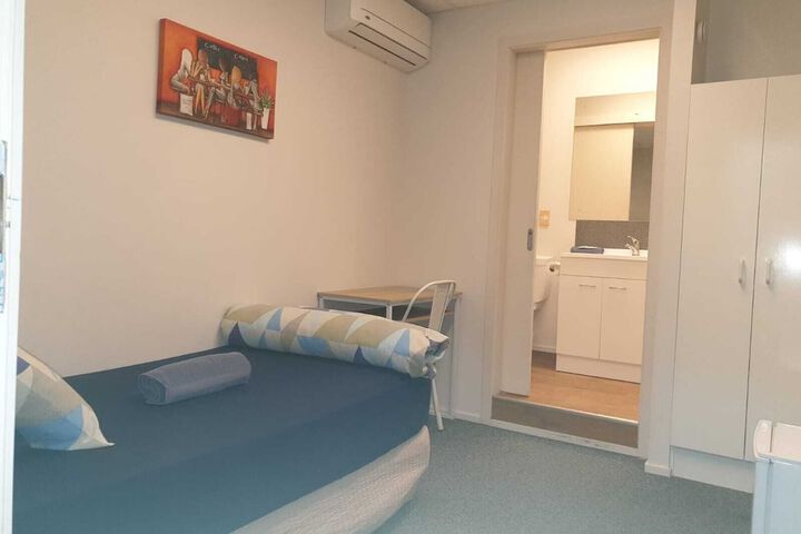 Room 20 of 38