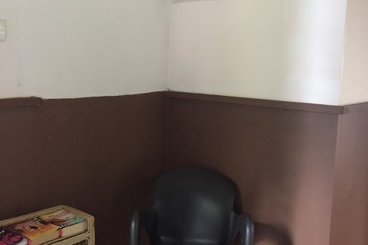Room 9 of 34