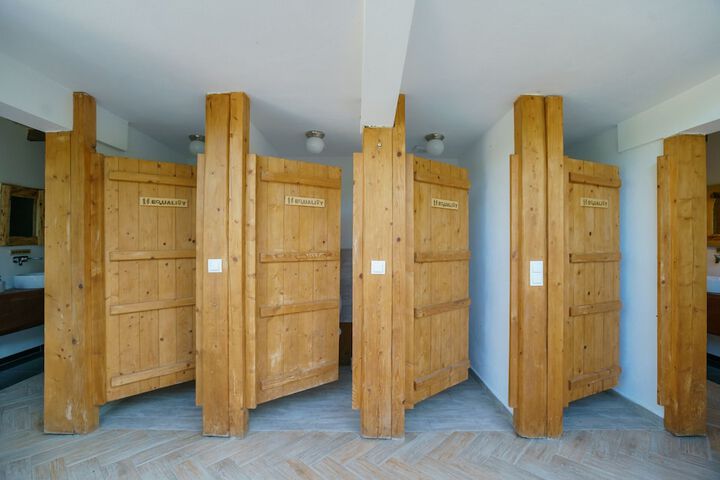 Room 30 of 53