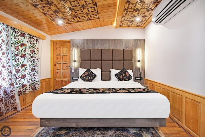 Room 9 of 31