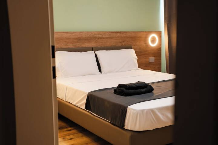 Room 8 of 25