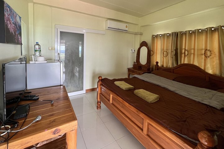 Room 8 of 60