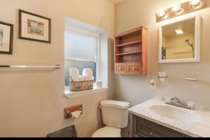 Room 2 of 20