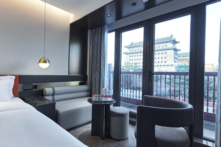 Room 5 of 52