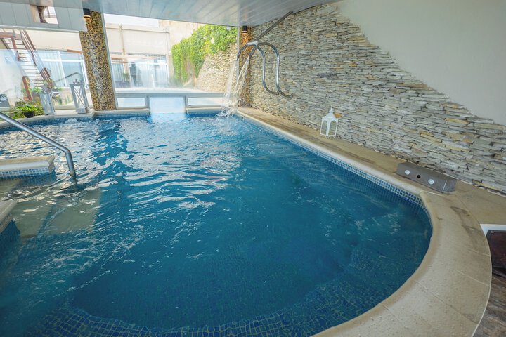 Spa 16 of 25