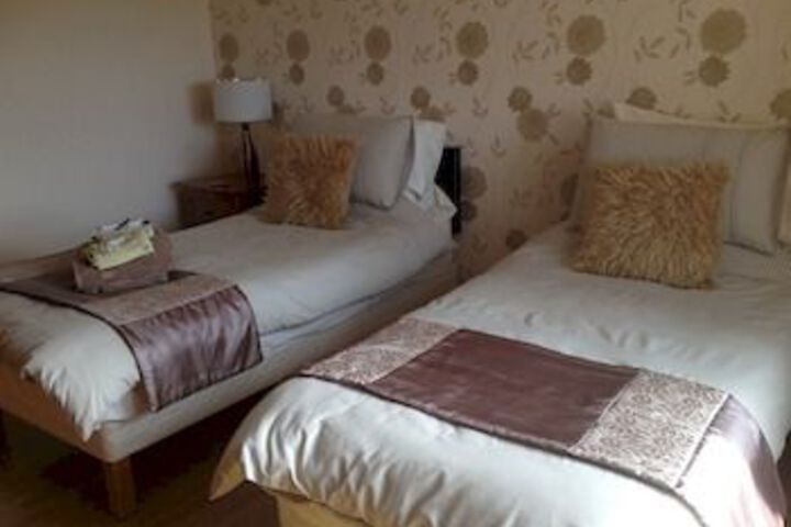 Room 5 of 7