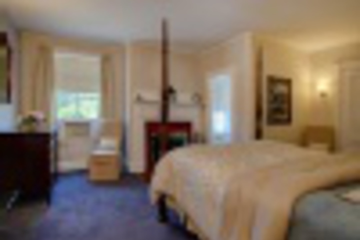 Room 40 of 408