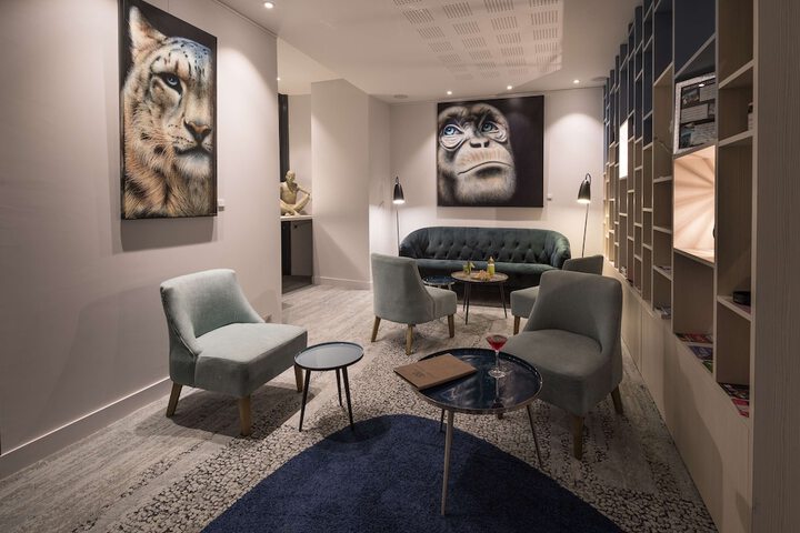 Lounge 61 of 73