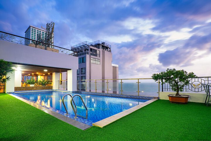 Pool 120 of 189