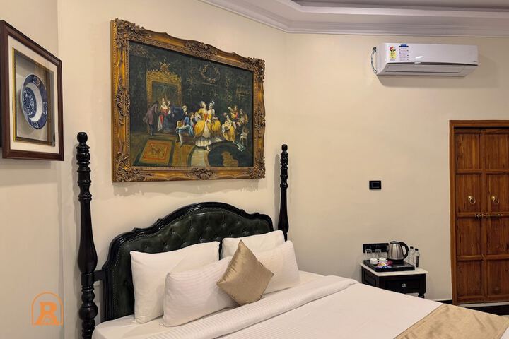 Room 35 of 97