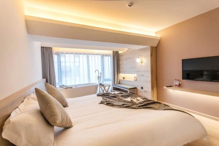 Room 25 of 63