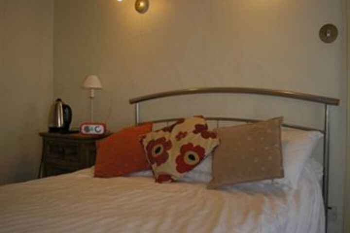 Room 3 of 9