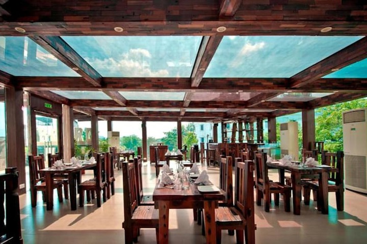 Food court