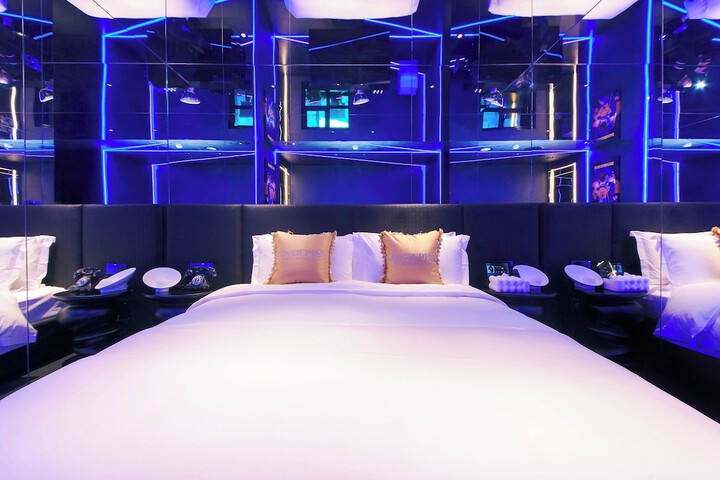 Room 2 of 29