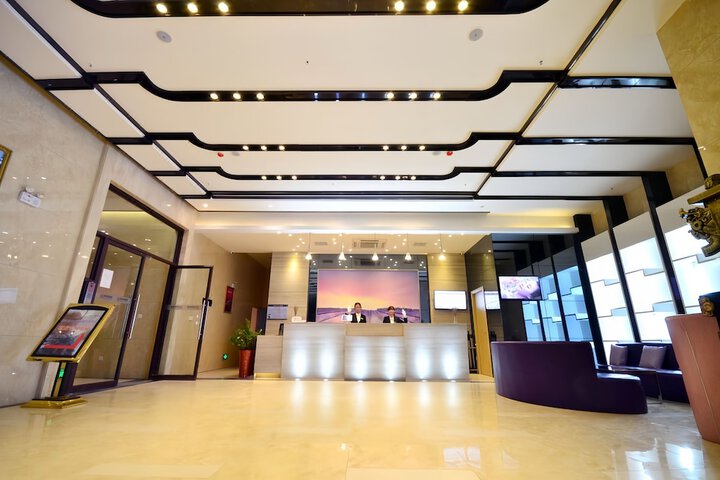 Lavande International Hotel Wuhan Jiedaokou University of Technology Mafangshan Campus Branch
