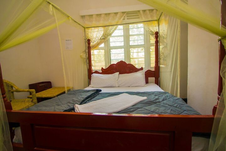 Room 2 of 17
