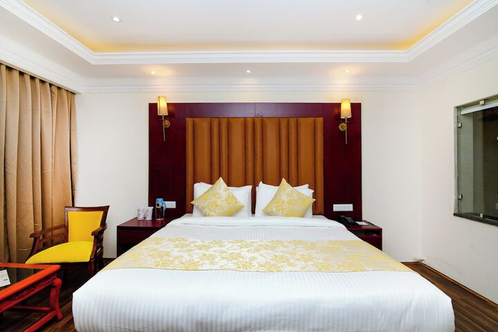 Room 6 of 15