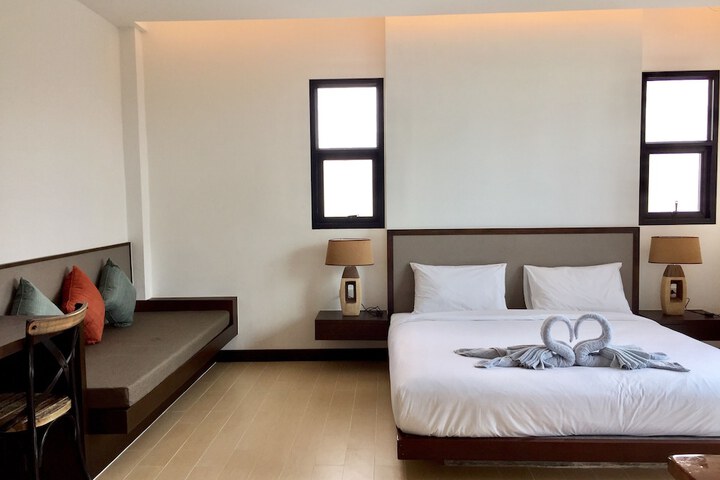 Room 53 of 108