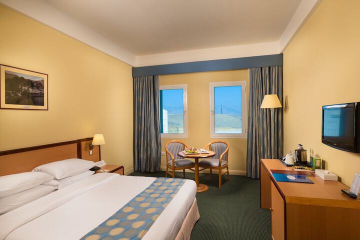 Room 52 of 121