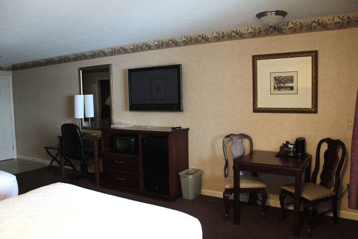 Room 38 of 168