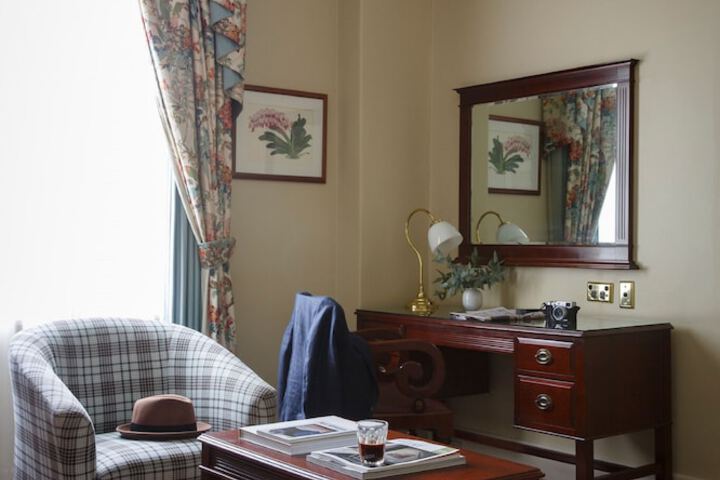 Room 24 of 44