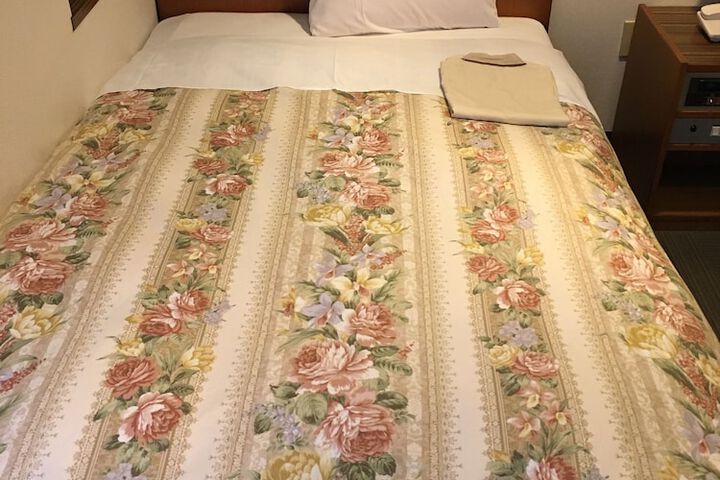 Room 18 of 37