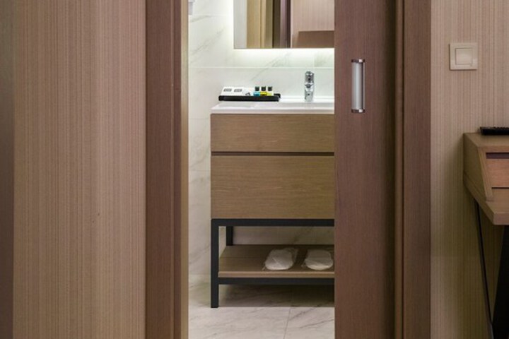 Room 35 of 107