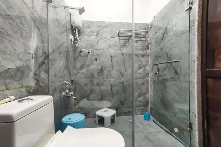 Room 10 of 26