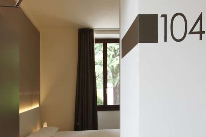 Room 19 of 93