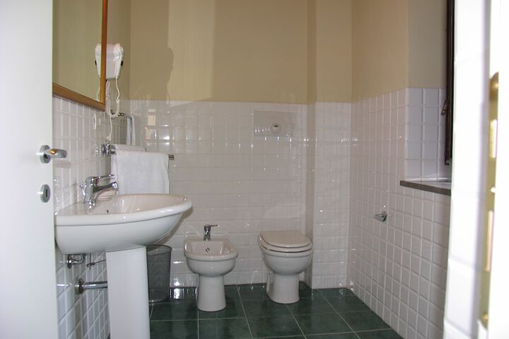Room 8 of 11