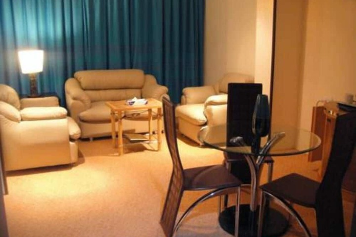 Room 9 of 30