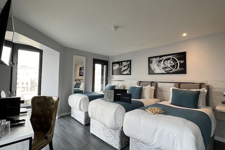 Room 20 of 33