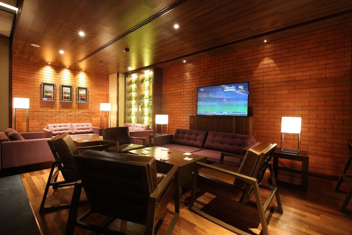 Lounge 45 of 67