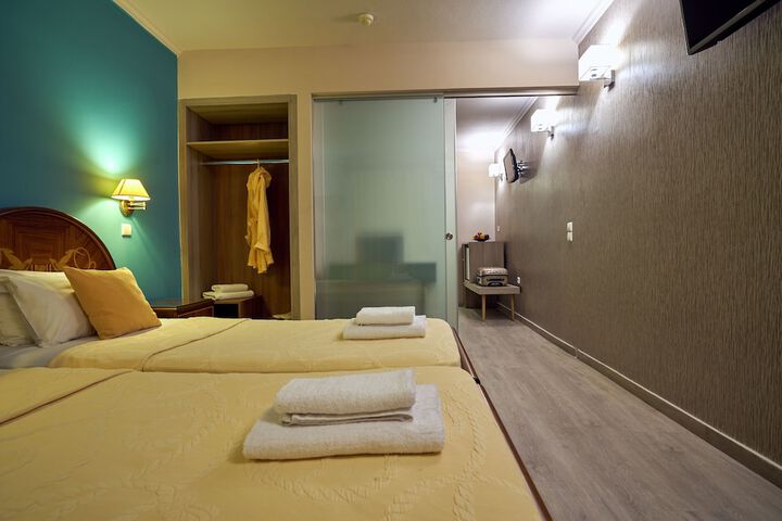 Room 6 of 43