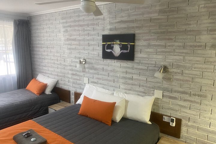 Room 7 of 16
