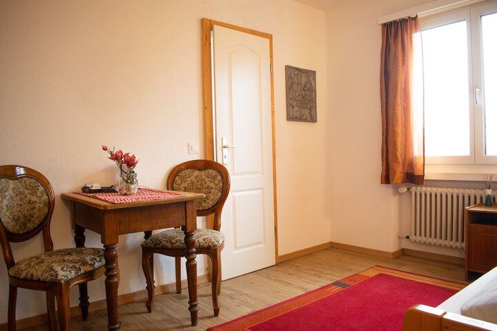 Room 10 of 65