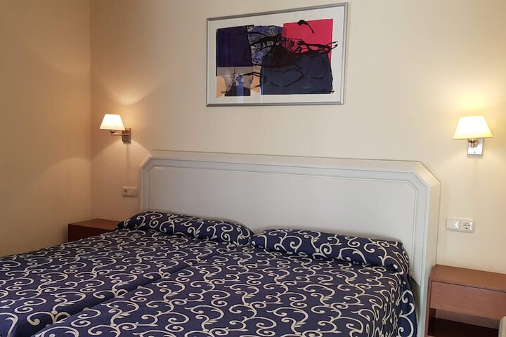 Room 5 of 28